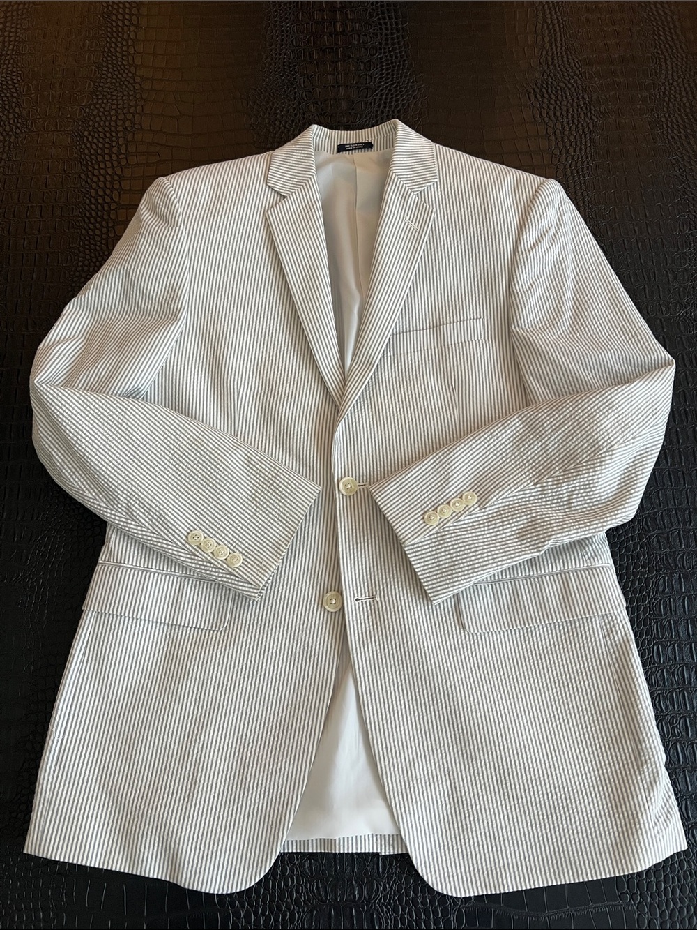 100% Cotton Saddlebred Men's Seersucker Sport Coat - White with Green Pinstripes